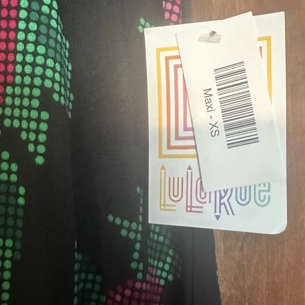 LulaRoe Maxi Skirt Rare Pixel Rose Print XS (2-4) NWT - Picture 5 of 10